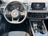Used 2023 Nissan Rogue SV image 2