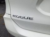 Used 2017 Nissan Rogue SV w/ SV Premium Package image 5
