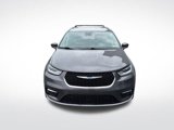 Used 2021 Chrysler Pacifica Touring-L image 2
