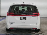 Used 2023 Chrysler Pacifica Touring-L image 6