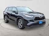Used 2020 Toyota Highlander XLE image 3