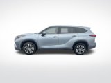 Used 2021 Toyota Highlander XLE image 2