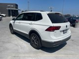 Used 2022 Volkswagen Tiguan SE image 2