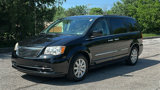 Used 2015 Chrysler Town & Country Touring w/ Driver Convenience Group image 2