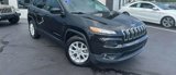 Used 2017 Jeep Cherokee Latitude w/ Cold Weather Group image 3