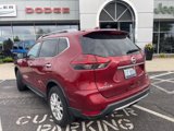 Used 2018 Nissan Rogue SV image 3
