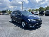 Used 2017 Chrysler Pacifica Touring-L Plus image 3