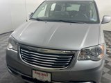 Used 2015 Chrysler Town & Country Touring image 2