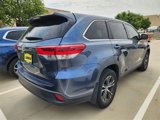 Certified 2019 Toyota Highlander LE image 3