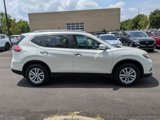 Used 2015 Nissan Rogue SV w/ SV Family Package image 4
