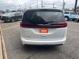 Used 2022 Chrysler Pacifica Touring-L image 6