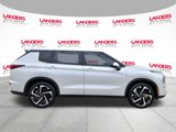 Used 2023 Mitsubishi Outlander SE image 2