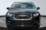 Certified 2023 Chrysler Pacifica Touring-L image 3
