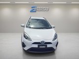 Used 2018 Toyota Prius C Two image 3