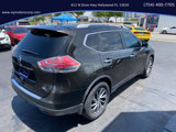 Used 2015 Nissan Rogue SL w/ SL Premium Package image 2