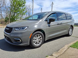New 2025 Chrysler Pacifica Select image 3