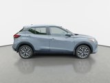 Used 2022 Nissan Kicks SV image 2