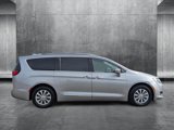 Used 2018 Chrysler Pacifica Touring-L w/ Advanced Safetytec Group image 4