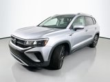 Used 2022 Volkswagen Taos SE image 3