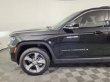 Used 2023 Jeep Grand Cherokee Limited image 2