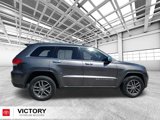 Used 2017 Jeep Grand Cherokee Limited w/ Luxury Group II image 2