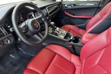 Used 2025 Porsche Macan image 4