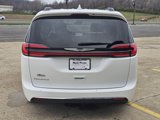 Used 2022 Chrysler Pacifica Touring-L image 4