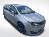 Used 2019 Chrysler Pacifica Touring Plus w/ S Appearance Package image 2