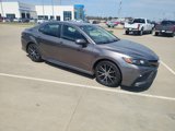 Used 2021 Toyota Camry SE image 3