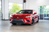 Used 2020 Toyota Camry SE image 2