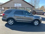 Used 2018 Ford Explorer XLT image 6