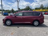 Used 2019 Chrysler Pacifica Touring-L image 2