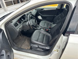 Used 2017 Volkswagen Jetta SE image 4