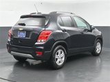 Used 2021 Chevrolet Trax LT w/ Premium Seat Package image 3