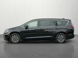 Used 2024 Chrysler Pacifica Select image 4