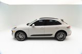 Certified 2022 Porsche Macan image 2