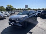 Used 2021 Toyota Highlander XLE image 2