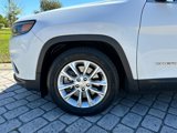 Used 2019 Jeep Cherokee Latitude w/ Popular Appearance Group image 4