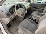 Used 2004 Toyota Sienna LE image 2