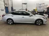 Used 2022 Nissan Altima 2.5 SV image 2