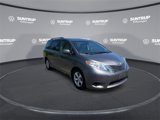 Used 2017 Toyota Sienna LE image 3