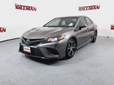 Used 2018 Toyota Camry SE w/ Convenience Package image 3