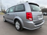 Used 2017 Dodge Grand Caravan SE image 3