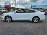 Used 2015 Chevrolet Impala LT w/ Convenience Package image 2