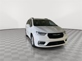 Used 2022 Chrysler Pacifica Touring-L image 3