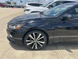 Used 2020 Nissan Altima 2.5 SR image 2