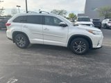 Used 2017 Toyota Highlander XLE image 2