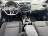 Used 2018 Nissan Rogue SV image 4
