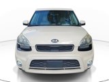 Used 2013 Kia Soul ! w/ Premium Pkg image 2