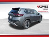 Used 2023 Nissan Rogue SV image 4